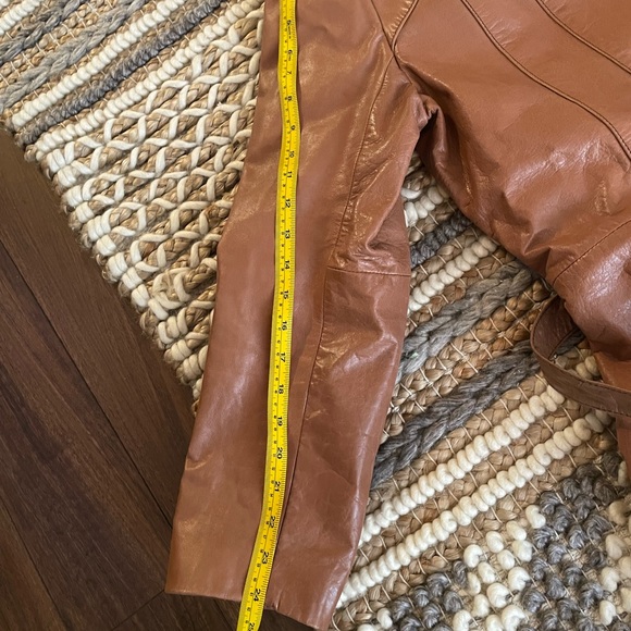 Leather trench coat , beautiful camel color in size XL - Picture 14 of 15